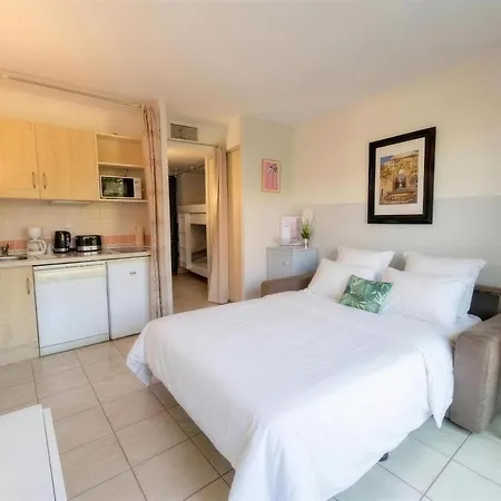- Beachfront - Swimming Pool - Garage - Tennis