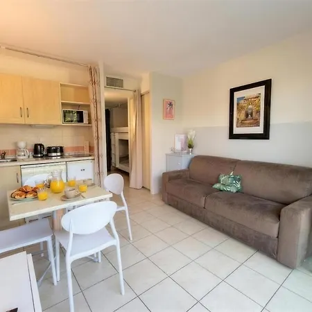 - Beachfront - Swimming Pool - Garage - Tennis * 생로랑뒤바르