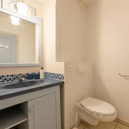 - Beachfront - Swimming Pool - Garage - Tennis Apartamento