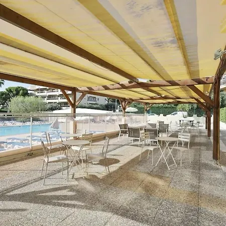 - Beachfront - Swimming Pool - Garage - Tennis 아파트